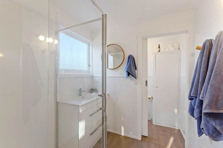 Photo of property in 33 William Street, Waikanae Beach, Waikanae, 5036