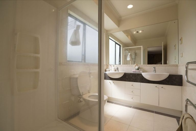 Photo of property in 8 Maybole Drive, Flat Bush, Auckland, 2016