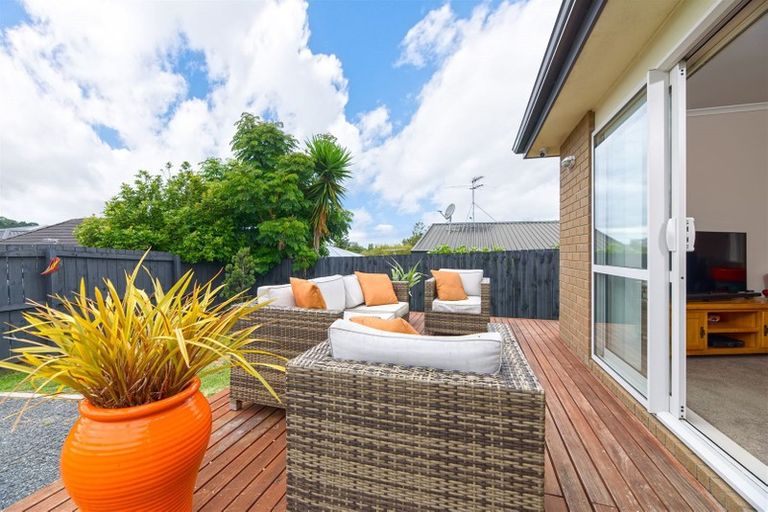 Photo of property in 17 Anna Lane, Glen Eden, Auckland, 0602
