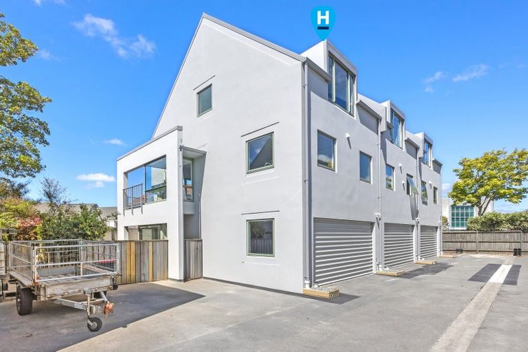 Photo of property in Hagley Mews, 4/454 Hagley Avenue, Christchurch Central, Christchurch, 8011