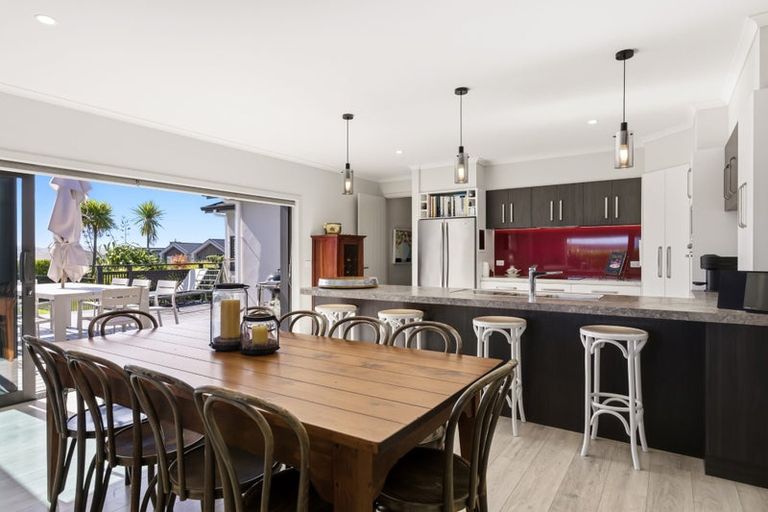 Photo of property in 6 Tuhua Close, Wharewaka, Taupo, 3330