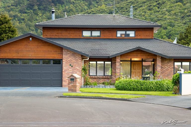 Photo of property in 21 Galveston Grove, Totara Park, Upper Hutt, 5018
