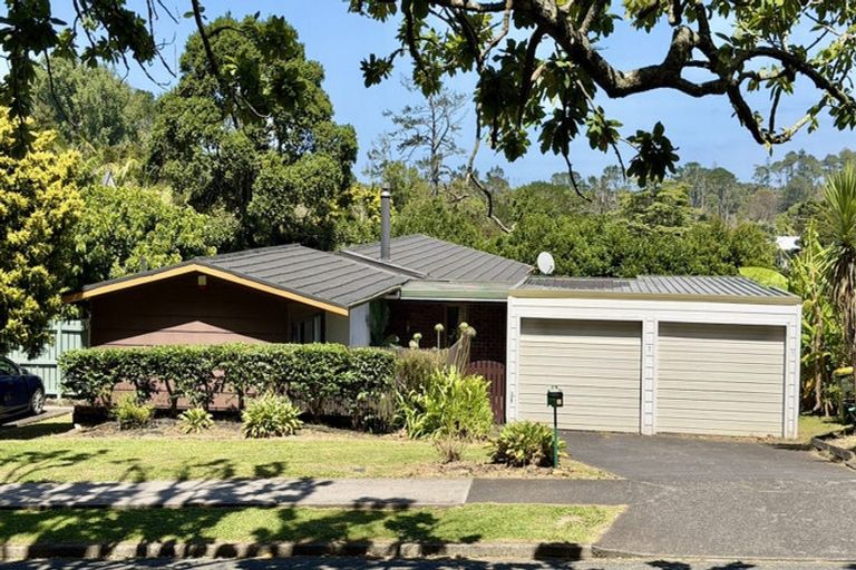 Photo of property in 5 Holyoake Place, Chatswood, Auckland, 0626