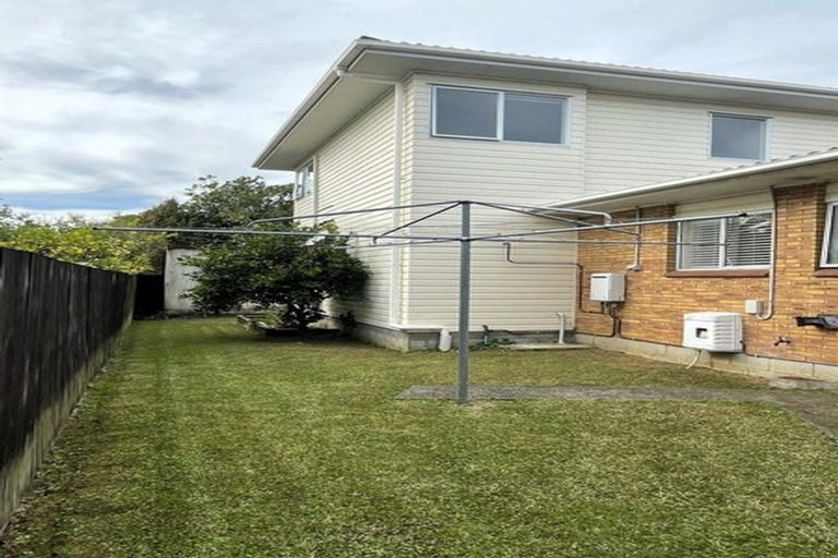 Photo of property in 106 Sturges Road, Henderson, Auckland, 0612