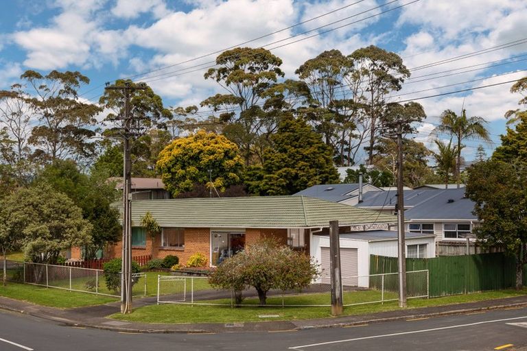 Photo of property in 1/73 Vodanovich Road, Te Atatu South, Auckland, 0610