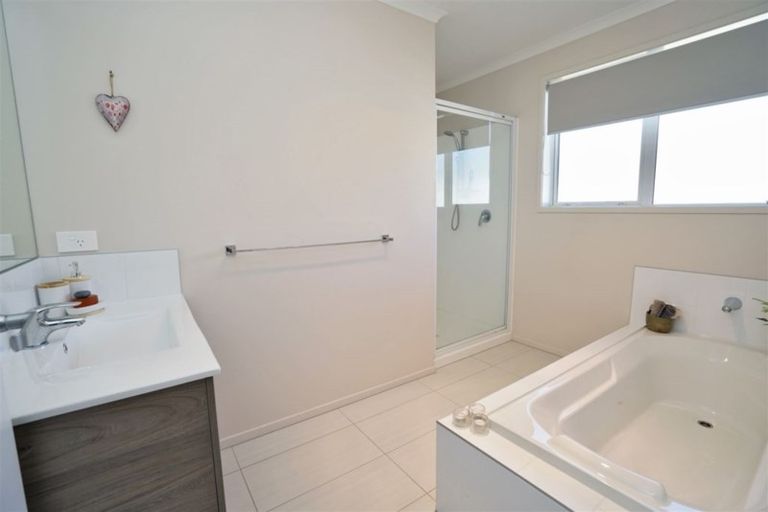 Photo of property in 15 Keston Crescent, Flagstaff, Hamilton, 3210