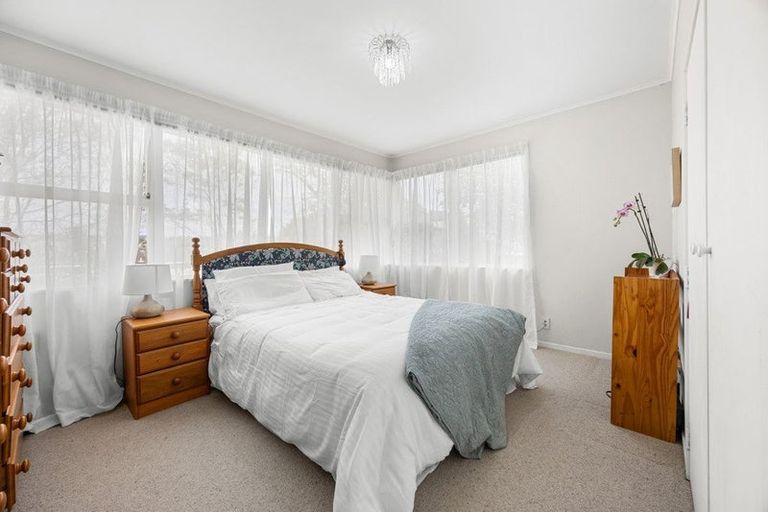 Photo of property in 15 Helleur Road, Massey, Auckland, 0614