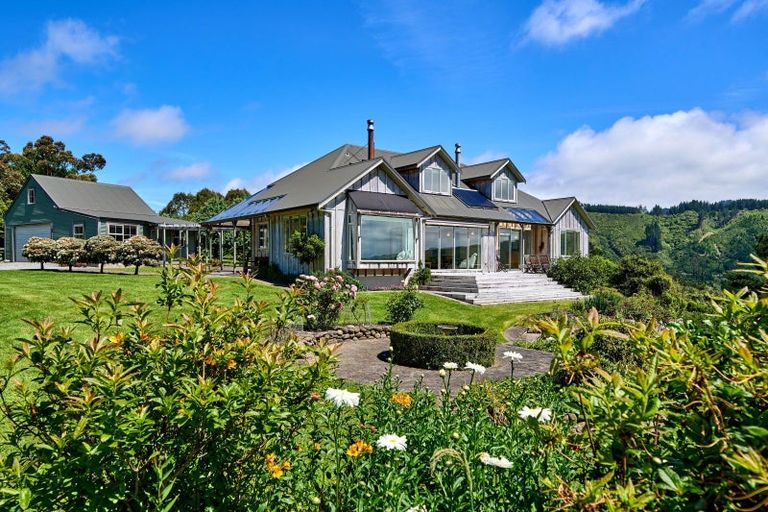 Photo of property in 92 Kaitawa Road, Hautere, Otaki, 5582