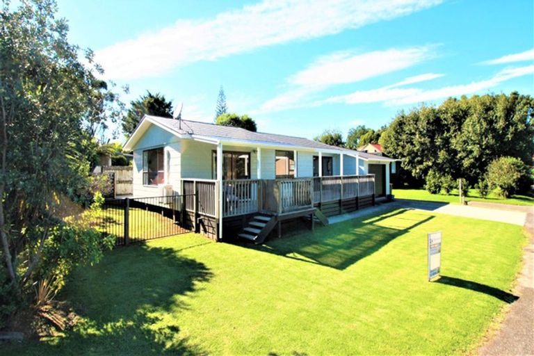Photo of property in 17 Mako Avenue, Whiritoa, Whangamata, 3691