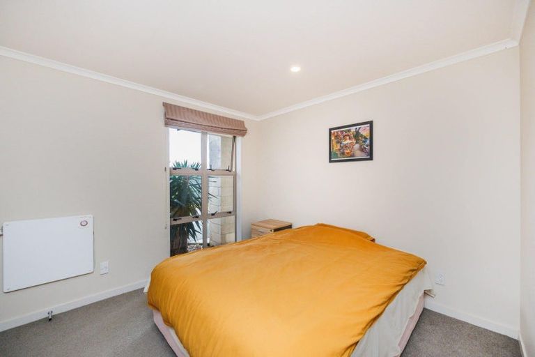 Photo of property in 33 Tennyson Avenue, Kelvin Grove, Palmerston North, 4414