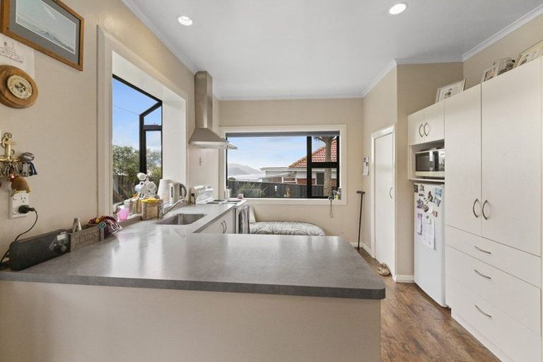 Photo of property in 96 Middleton Road, Kew, Dunedin, 9012