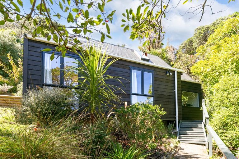 Photo of property in 4/8 Elphinstone Avenue, Strathmore Park, Wellington, 6022