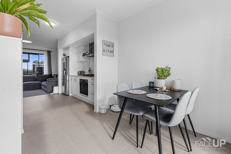 Photo of property in 28 Rahopuru Road, Westgate, Auckland, 0614