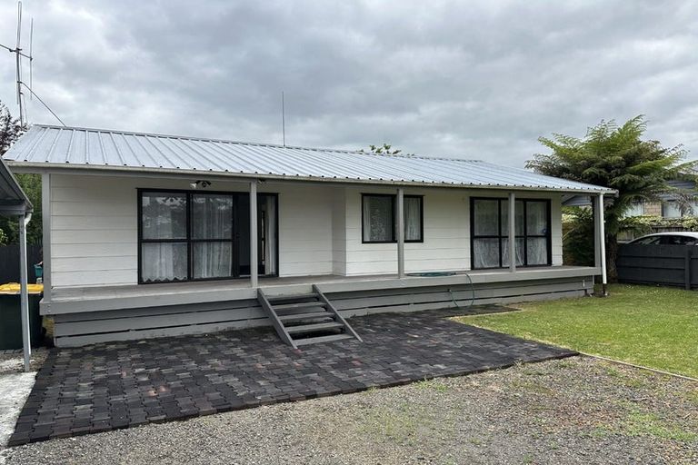 Photo of property in 22b Sandleigh Road, Hamilton Lake, Hamilton, 3204