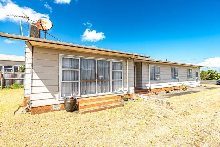 Photo of property in 6 Cornfoot Street, Castlecliff, Whanganui, 4501