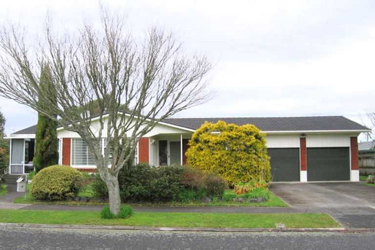 Photo of property in 4 Marnane Terrace, St Andrews, Hamilton, 3200