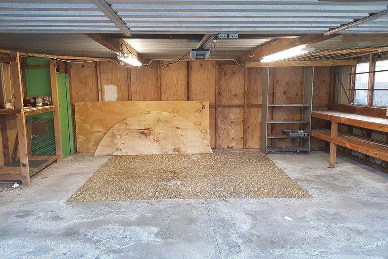 Photo of property in 5 Henry Street, Ebdentown, Upper Hutt, 5018