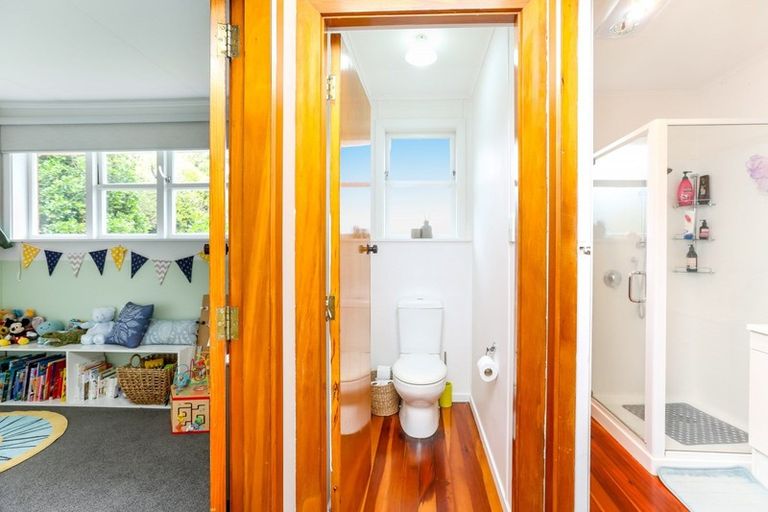 Photo of property in 1a Ward Place, Marfell, New Plymouth, 4310