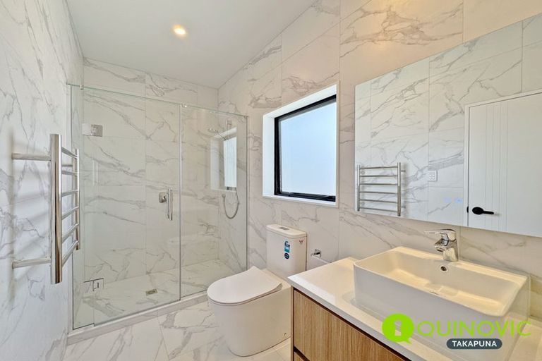 Photo of property in 7d Buisson Glade, West Harbour, Auckland, 0618
