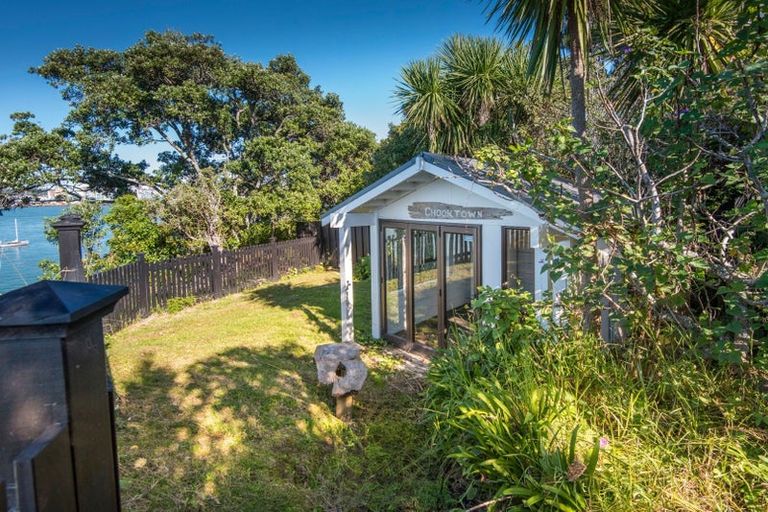 Photo of property in 31a Stanley Point Road, Stanley Point, Auckland, 0624