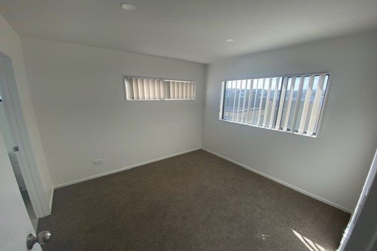 Photo of property in 49 Black Beech Crescent, Takanini, 2110