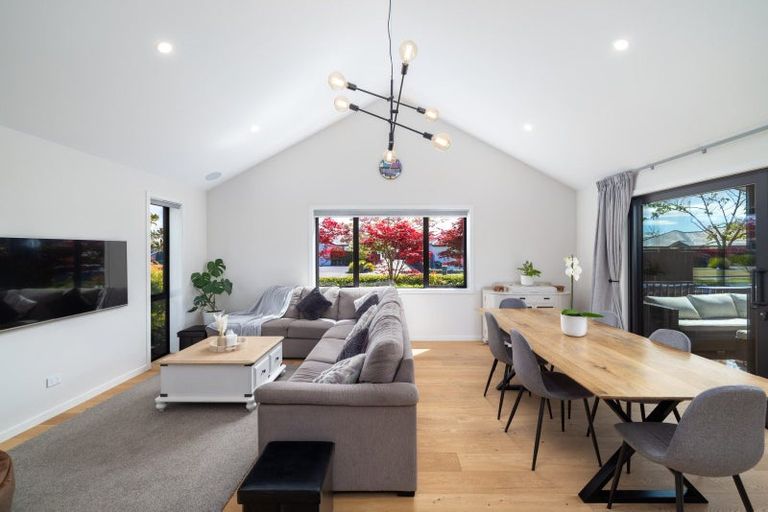 Photo of property in 10 Polish Settlers Place, Marshland, Christchurch, 8083