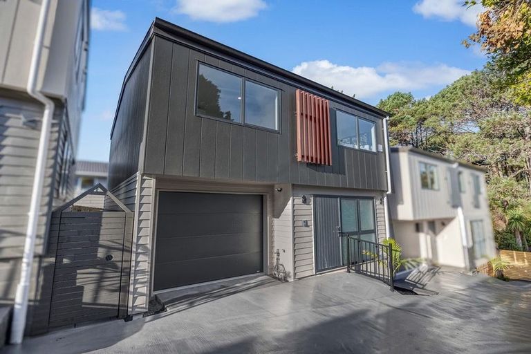 Photo of property in 25c Lavery Place, Sunnynook, Auckland, 0632