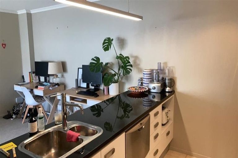 Photo of property in Bellagio Apartments, 5e/39 Taranaki Street, Te Aro, Wellington, 6011