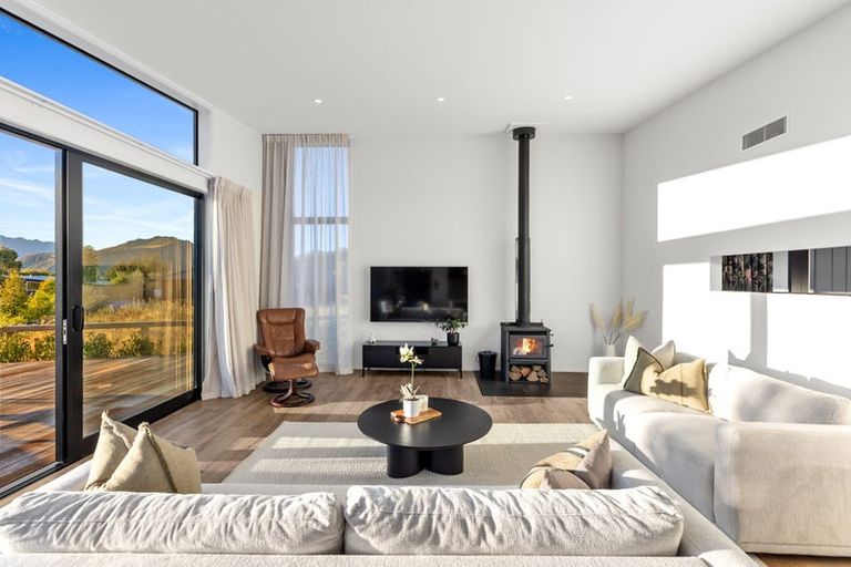 Photo of property in 41 Farrant Drive, Wanaka, 9305
