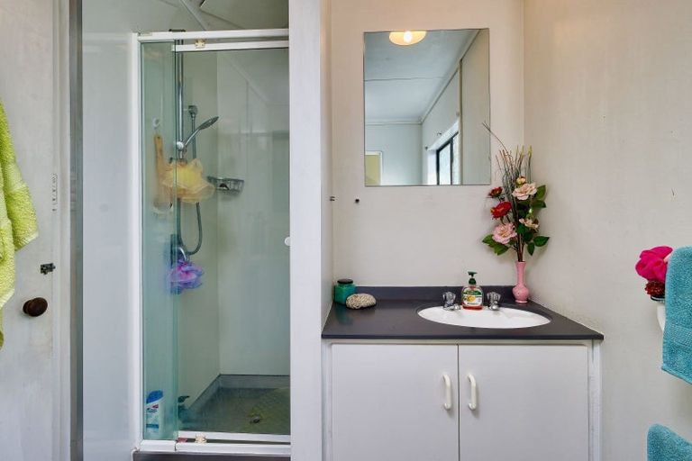 Photo of property in 105b Warwick Road, Mayfair, Hastings, 4122