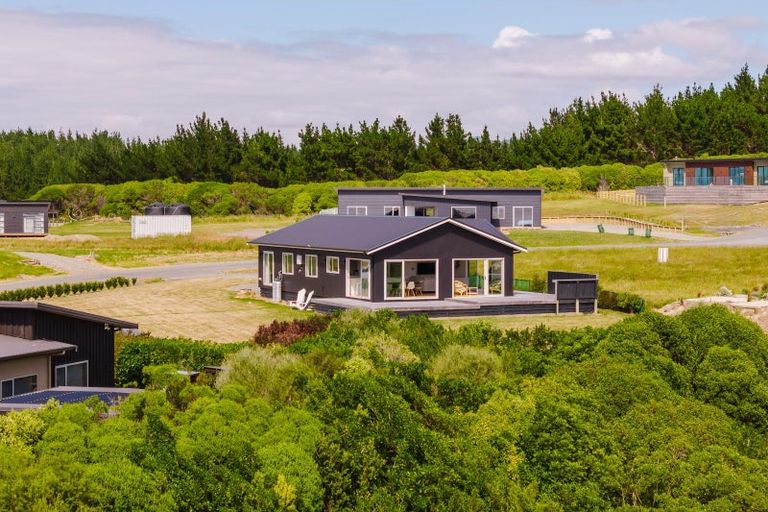 Photo of property in 28 Tama Road, Riversdale Beach, Masterton, 5872