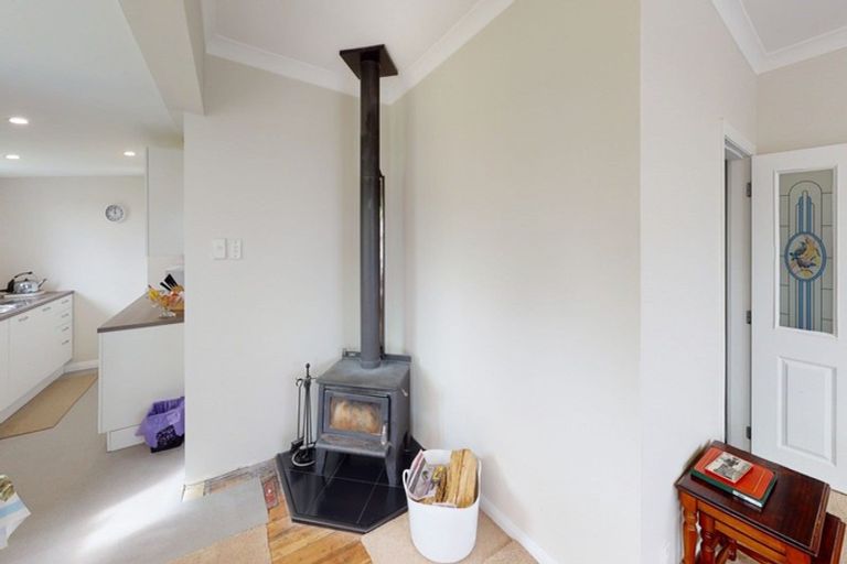 Photo of property in 76 Whakahoro Road, Manakau, Levin, 5573