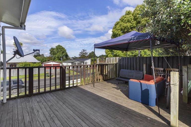 Photo of property in 2/11 Bluewater Place, Wattle Downs, Auckland, 2103