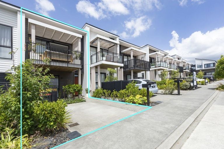 Photo of property in 17 Malcolm Calder Road, Hobsonville, Auckland, 0616