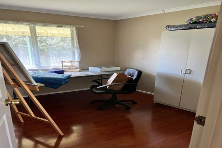 Photo of property in 16 Oakleigh Avenue, Takanini, 2112