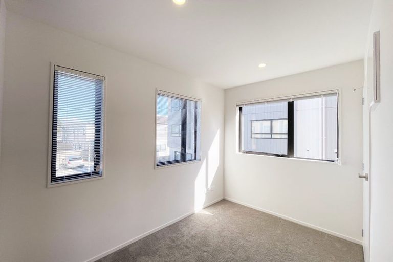 Photo of property in 8/8 Arney Road, Ranui, Auckland, 0612