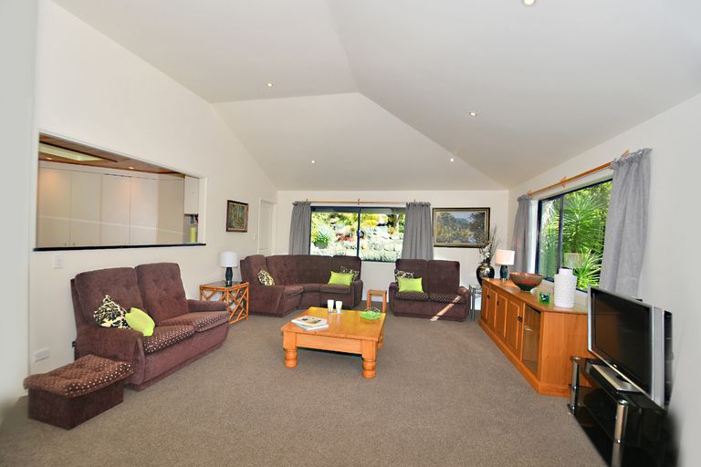 Photo of property in 5 Glance Street, Sandspit, Warkworth, 0982