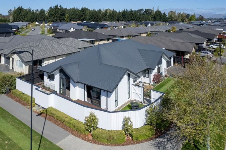 Photo of property in 20 Dunlops Crescent, Marshland, Christchurch, 8083