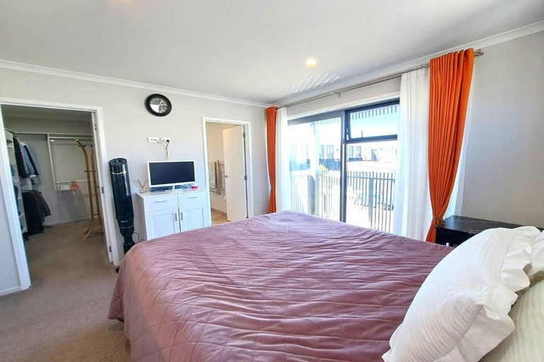 Photo of property in 28 Kauri Amber Road, Westgate, Auckland, 0614