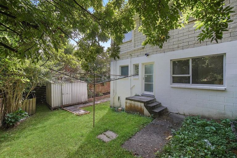 Photo of property in 2/10 Woodvale Road, Glen Eden, Auckland, 0602