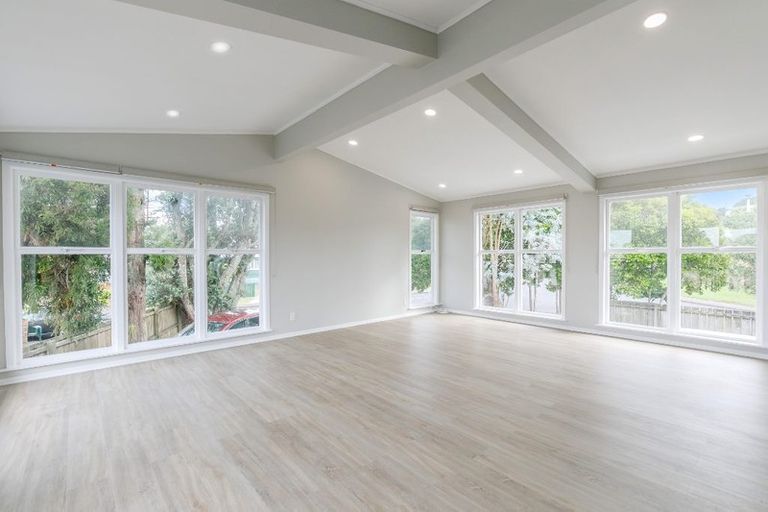 Photo of property in 16 Helena Street, Massey, Auckland, 0614