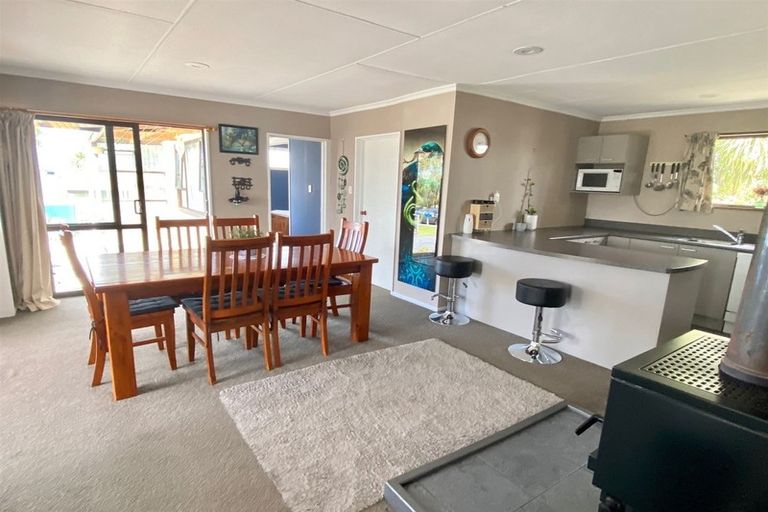 Photo of property in 19 Rata Street, Kaka Point, 9271