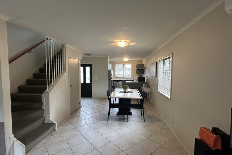 Photo of property in 63 Barnea Circle, Glen Eden, Auckland, 0602