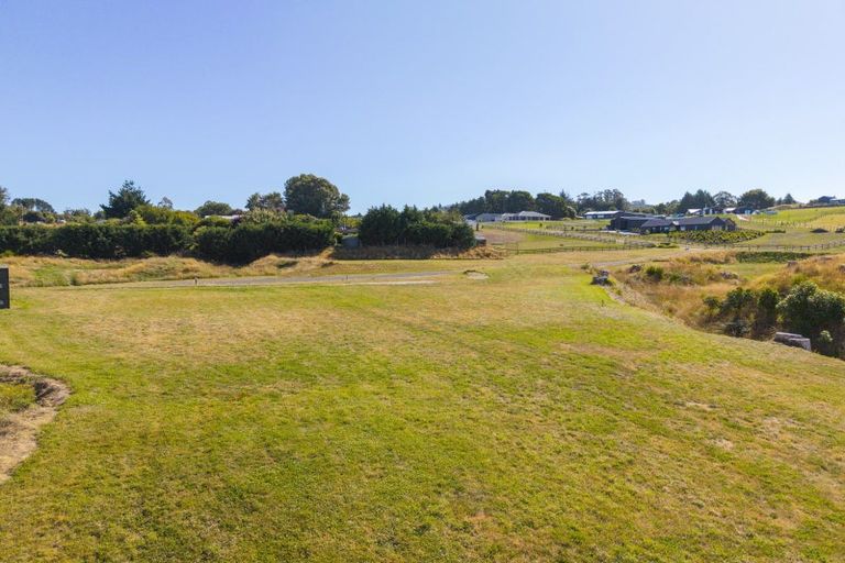 Photo of property in 14 Willow Lane, Acacia Bay, 3385