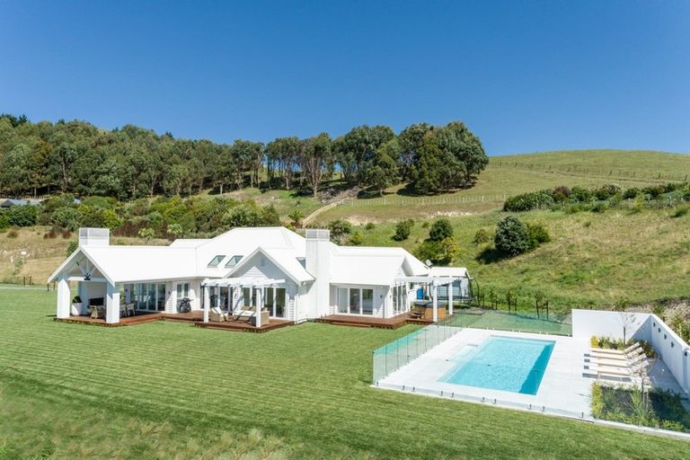 Photo of property in 65 Waipuka Road, Waimarama, Havelock North, 4294