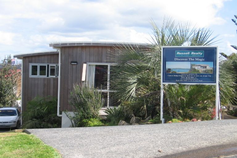 Photo of property in 22 Du Fresne Place, Russell, 0202