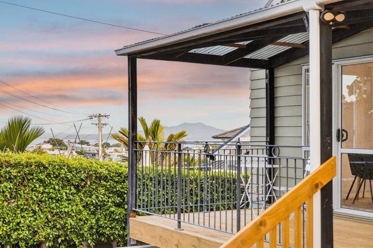Photo of property in 20 Peter Terrace, Castor Bay, Auckland, 0620