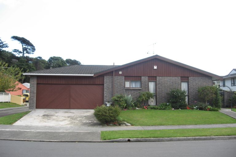 Photo of property in 11 Balgownie Grove, Naenae, Lower Hutt, 5011