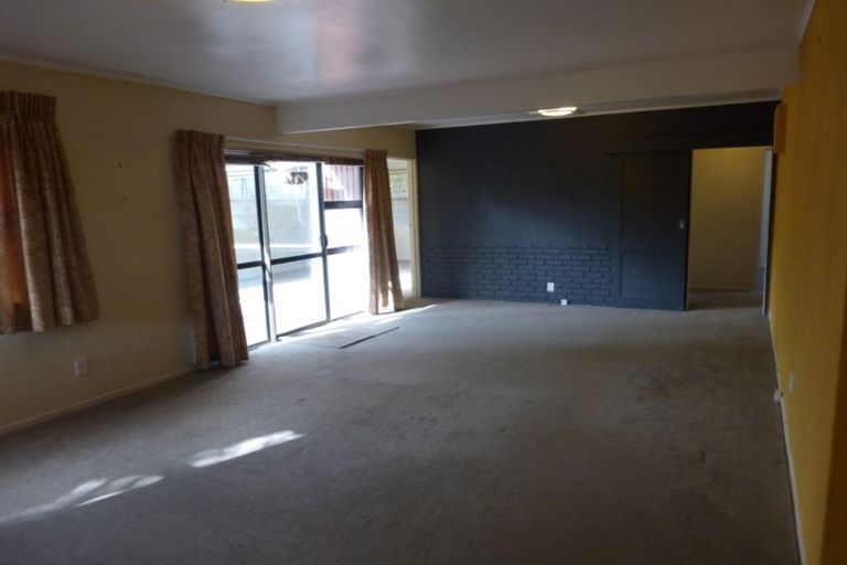 Photo of property in 59 Captain Scott Road, Glen Eden, Auckland, 0602