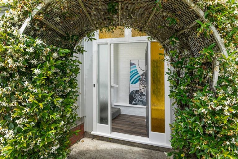 Photo of property in 8 Abel Tasman Avenue, Henderson, Auckland, 0610